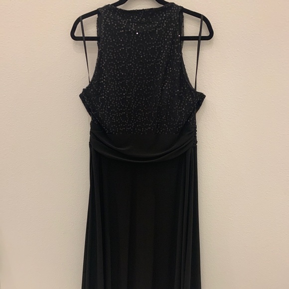 Short Black formal dress with sequins - Picture 4 of 4